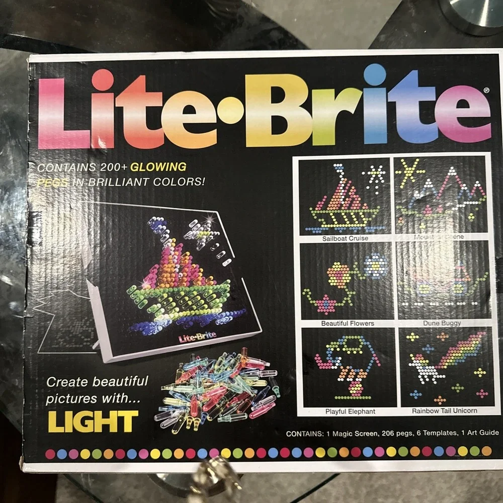 Lite-Brite Classic Retro and Vintage Toy Gift for Girls and Boys 255 Pieces NEW